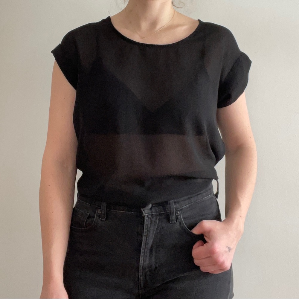 HM long, black sheer sleeveless top